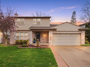 42902 Saxony Rd, Canton, MI 48187