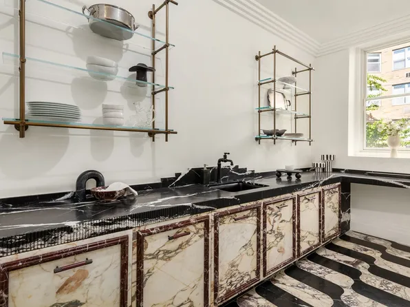 125 East 65th Street image 7 of 25