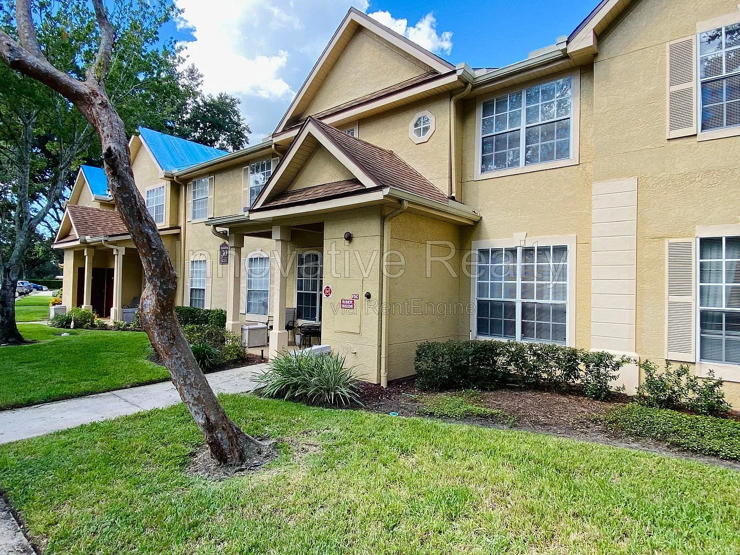 2 bed, 2.0 bath, 1170 sqft, $1,675 — Photo 2