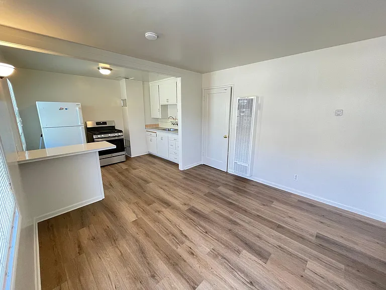 2331 9th St #C — Photo 3