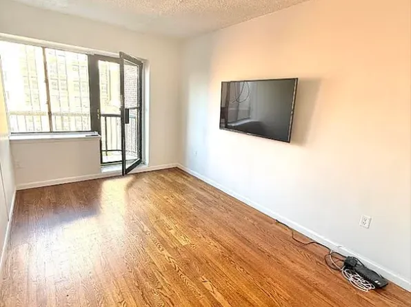 343 West 51st Street image 16 of 16