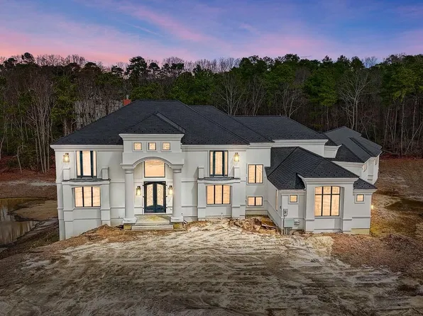 79 Eastwick Dr, Voorhees, NJ 08043