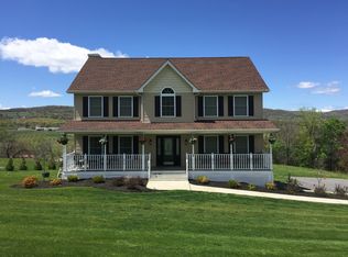 2 Ridgeview Ln, Marlboro, NY 12542