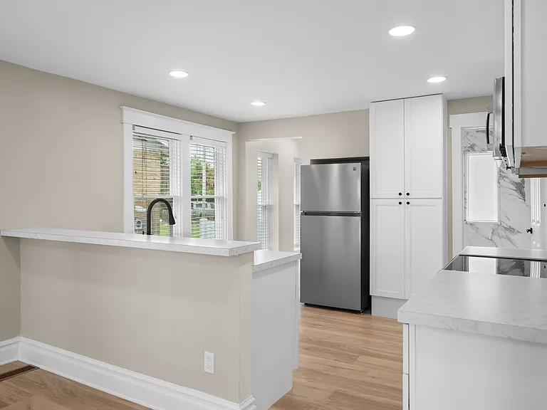 7921 W Bruno Ave — Photo 6