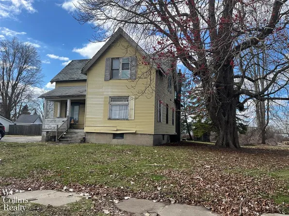 1294 S Belle River Ave, Marine City, MI 48039