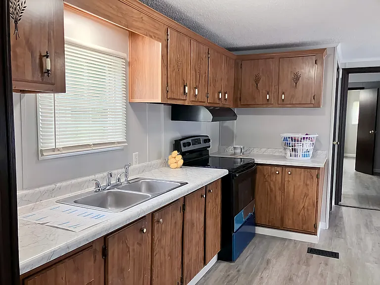 70 Deerwood Dr — Photo 2