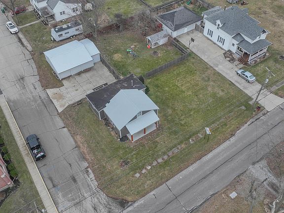 3rd image of 204 N Meadow St