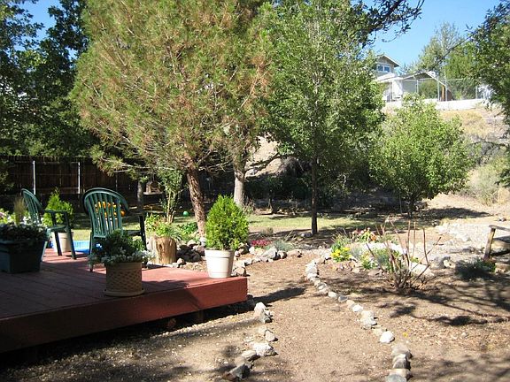 Wonderful Large Yard