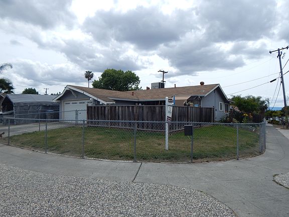 2nd image of 1407 Lochner Dr