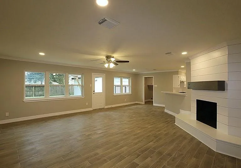 511 Rosewood Dr — Photo 7