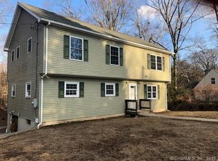 32 Damon Heights Rd, Niantic, CT 06357