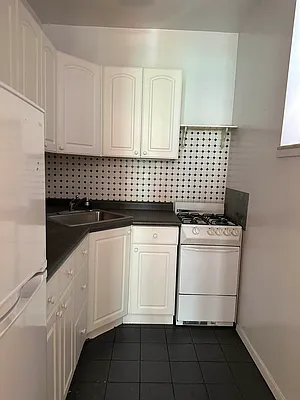 Rented by Array Property Group LLC  | media 5