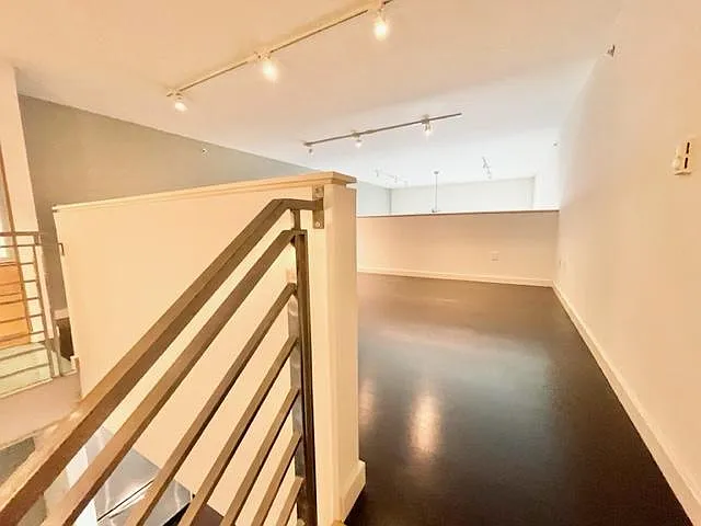 188 King St #304 — Photo 34