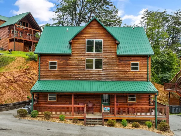 2932 Fiddlers Creek Way, Pigeon Forge, TN 37863