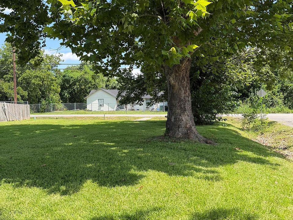 1st image of 10461 Gwen St