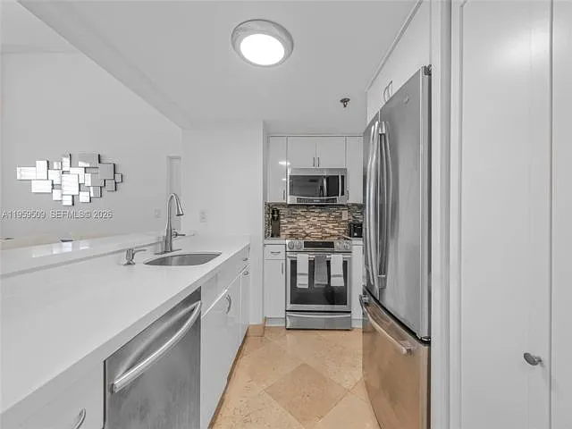 540 Brickell Key Dr #500 — Photo 13