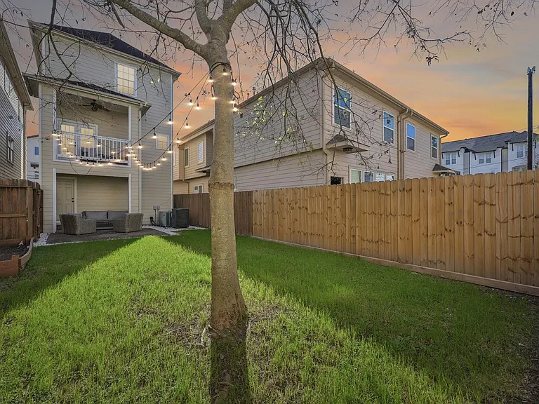 5736 Petty St — Photo 3