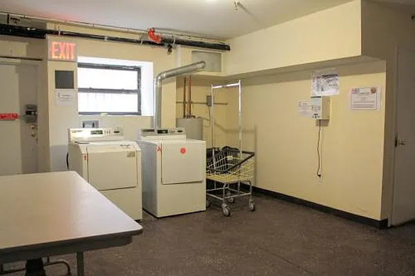 Rented by Evergreen Apartments BK | media 5