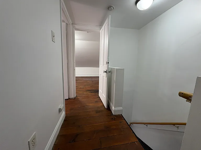229 E Chestnut Apt 2 — Photo 14