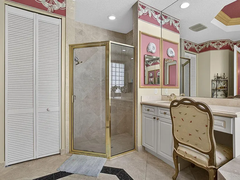 10880 Northgreen Dr — Photo 21