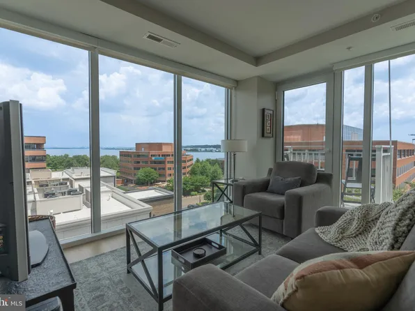 925 N Fairfax St #602, Alexandria, VA 22314