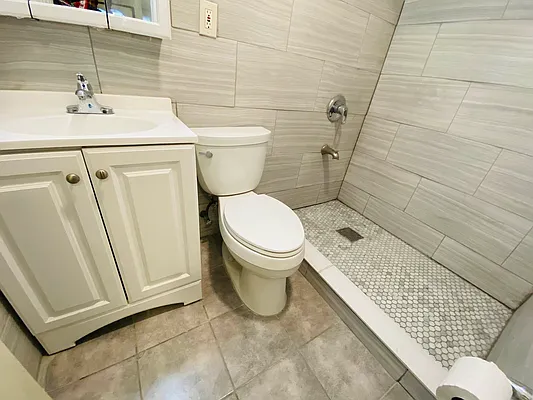 Rented by RealTegrity NY LLC | media 11