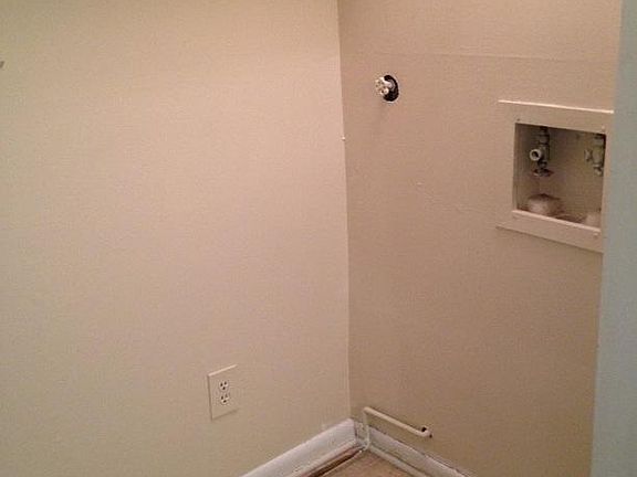 5th image of 597 Delzan Pl #2
