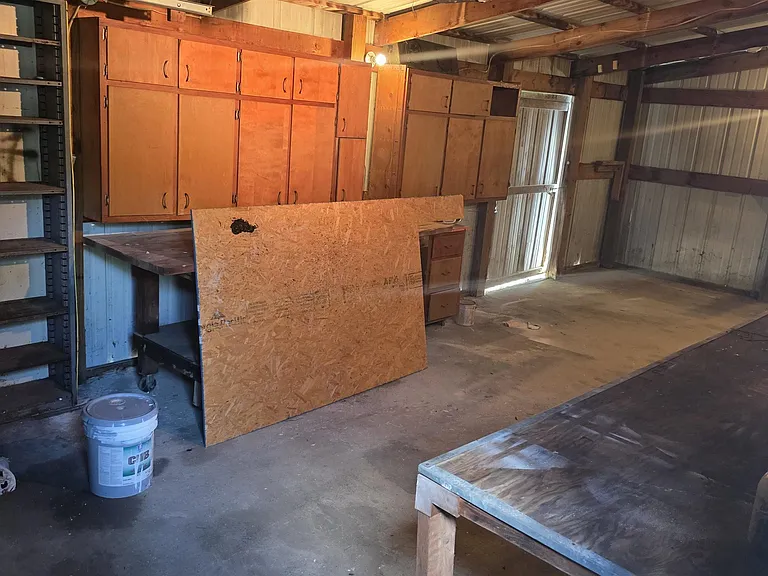 104 S Johnson Ave — Photo 16