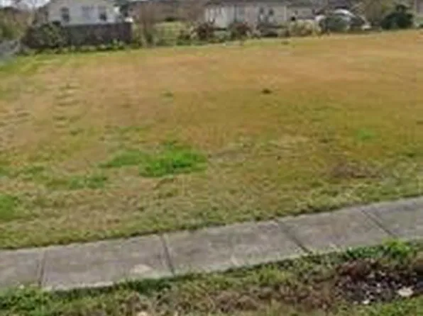 1907 Tricou St, New Orleans, LA 70117