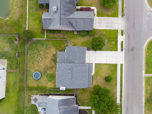 3rd image of 165 Carolinian Dr