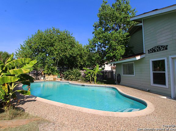 2nd image of 4511 Lakeway Dr