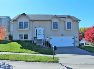 2641 W 54th St, Davenport, IA 52806