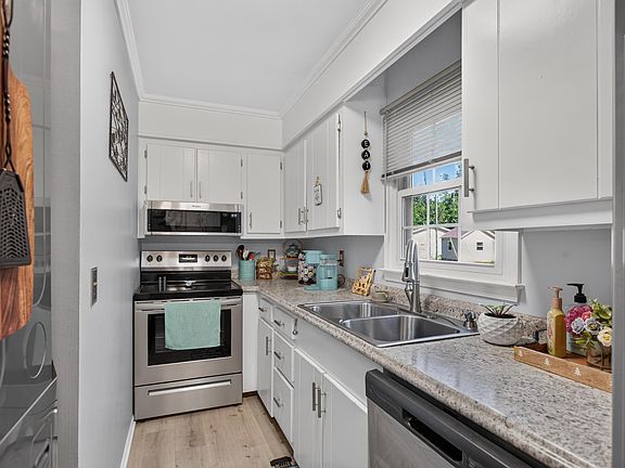 5th image of 116 Oak Ridge Cir