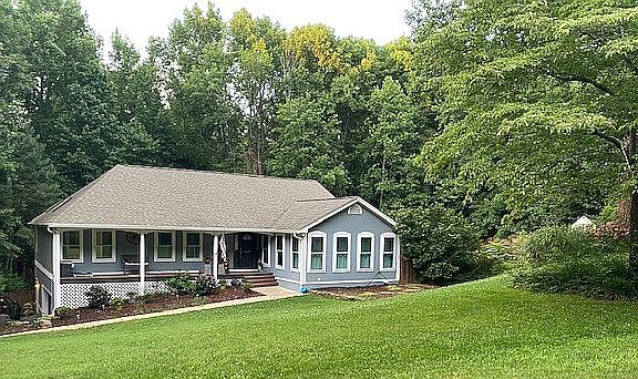 3rd image of 903 Woodland Forest Dr