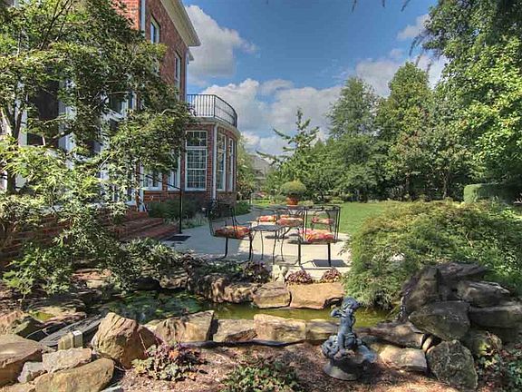 3rd image of 1470 Avellino Cir
