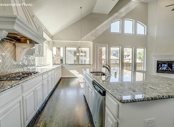 5th image of 502 Sierra Ave