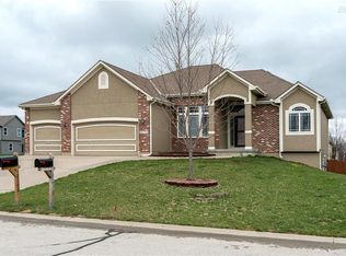 12102 Astor Ct, Peculiar, MO 64078