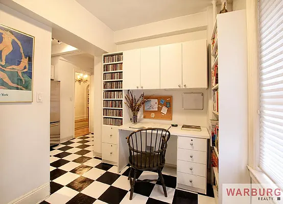 Sold by Warburg | media 18