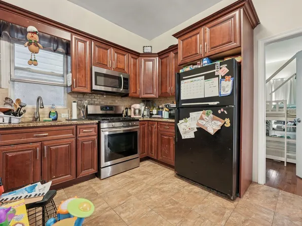 717 16th Street image 16 of 30