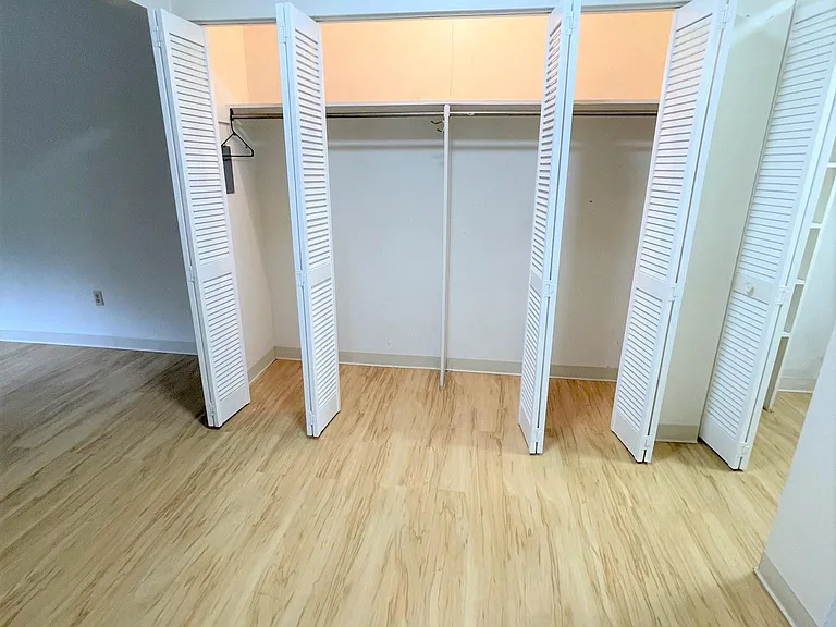 6350 Forward Ave #16 — Photo 22