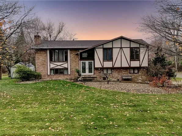 5818 Eastview St, Louisville, OH 44641