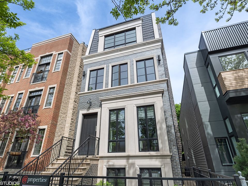 1st image of 2817 N Lakewood Ave #3