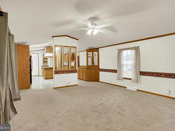 3rd image of 703 Owl Ct