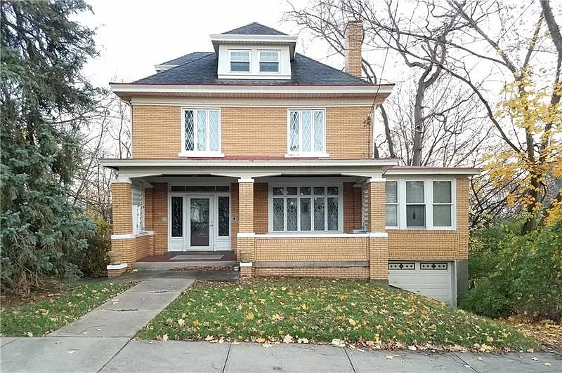 214 Modern Ave photo 1