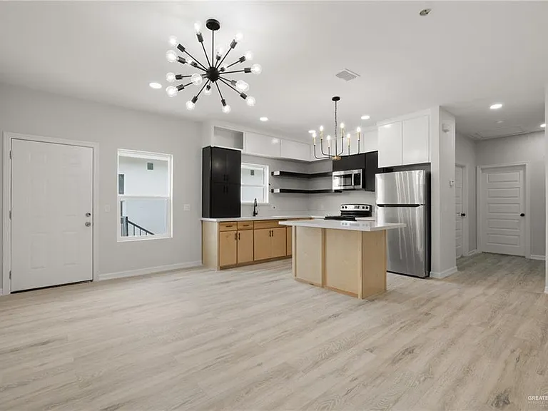 3842 N Mezcal Dr #3 — Photo 2