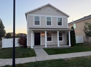 1427 W South Paddock Dr, Farmington, UT 84025