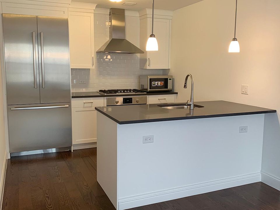 Unit 420 Kitchen
