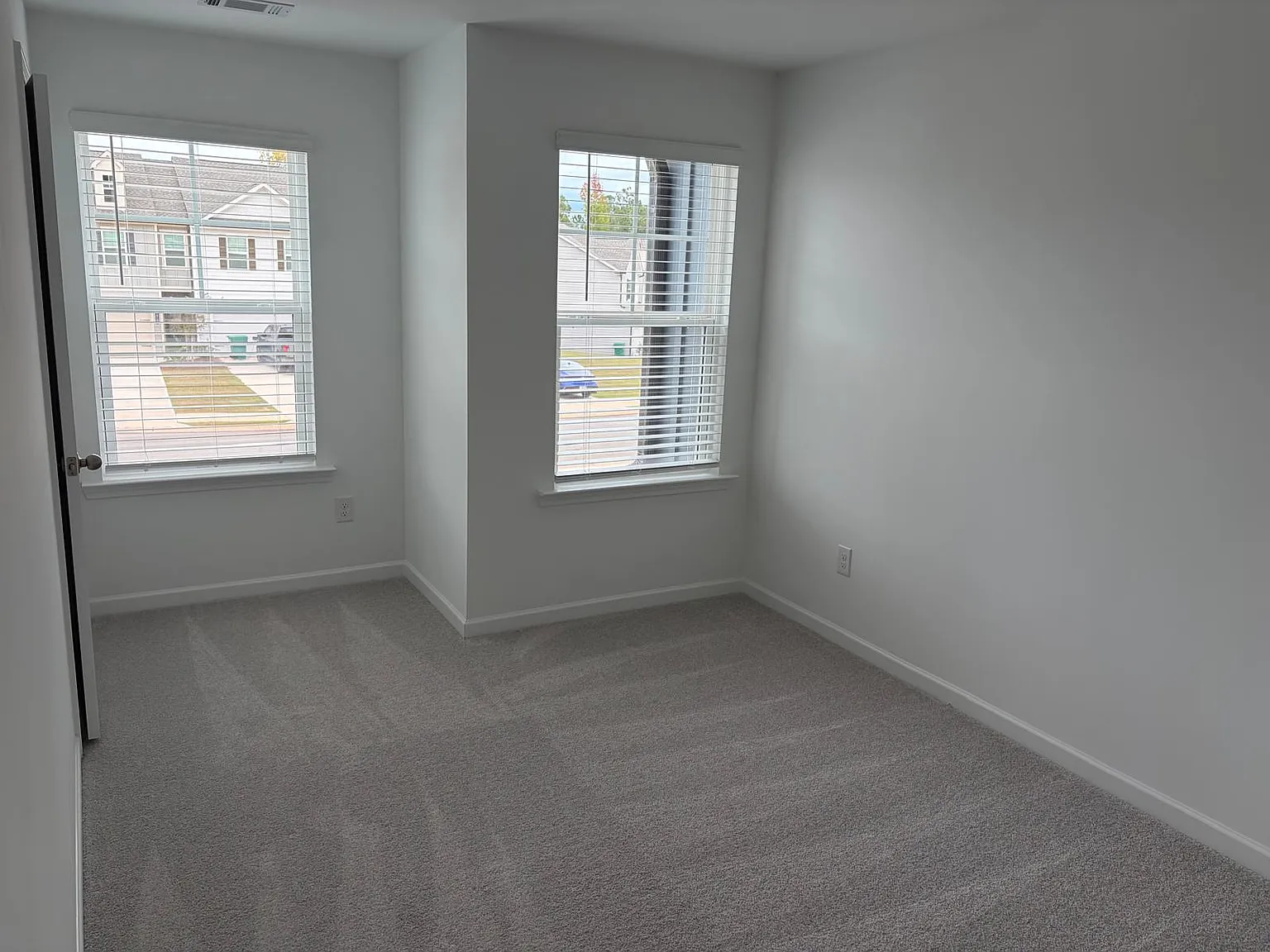 3 bed, 1815 sqft, $1,999 — Photo 4