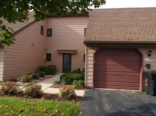 N163W19404 Cedar Run Dr, Jackson, WI 53037