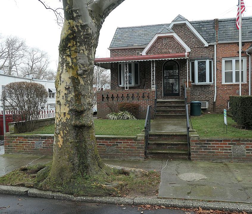 1st image of 1915 E 32nd St